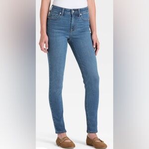 NWOT Universal Thread Mid-Rise Medium Blue Skinny Jeans Size 12